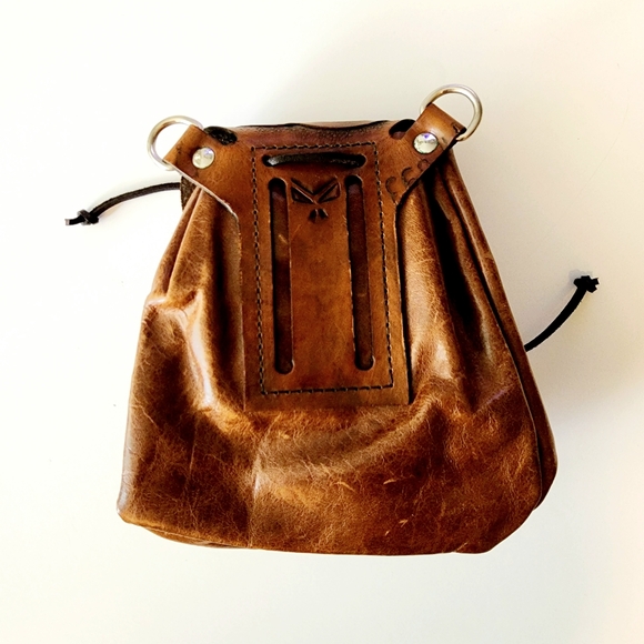 Celtic ring knot leather tooled sporran. - Picture 2 of 3